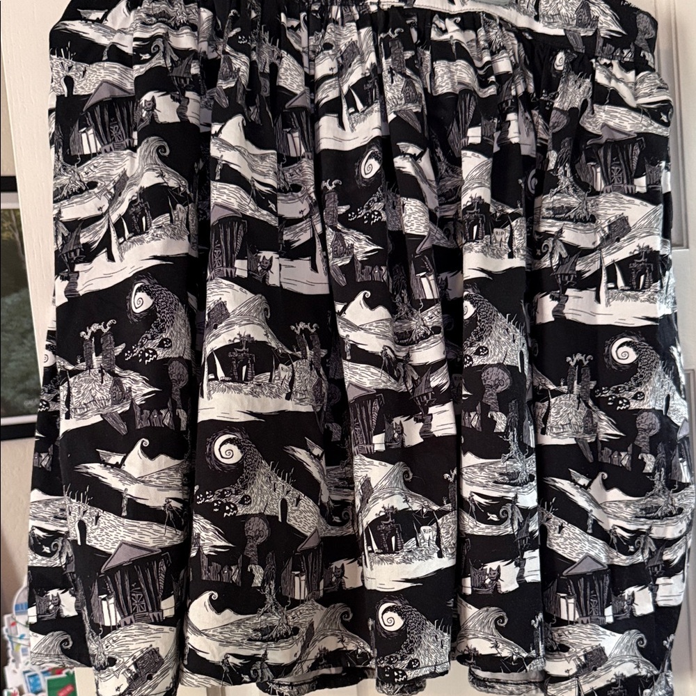 Elegant Black and White A-Line Skirt